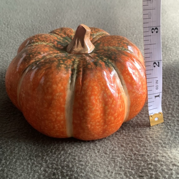 Set of 2 orange ceramic pumpkins.  Approximately 5” across and 3 1/2” tall. - Picture 8 of 9